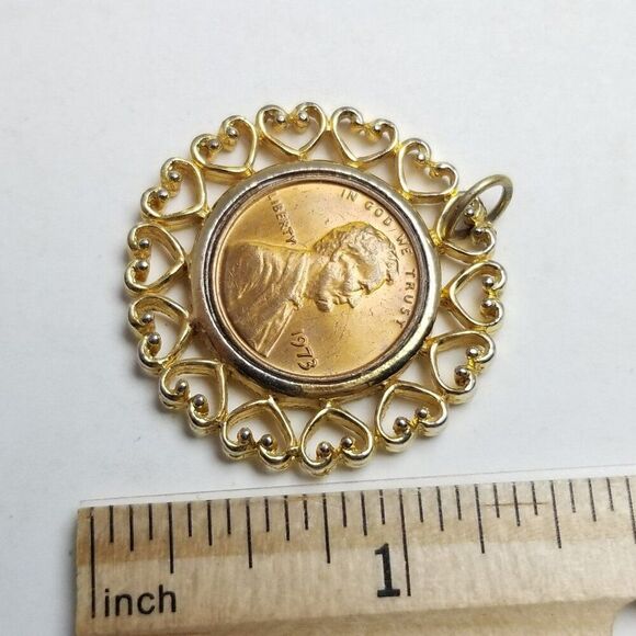 Vintage 1973 Lucky Penny Pendant, Gold Tone Heart Frame, Signed W.L.P, Estate - Picture 4 of 6